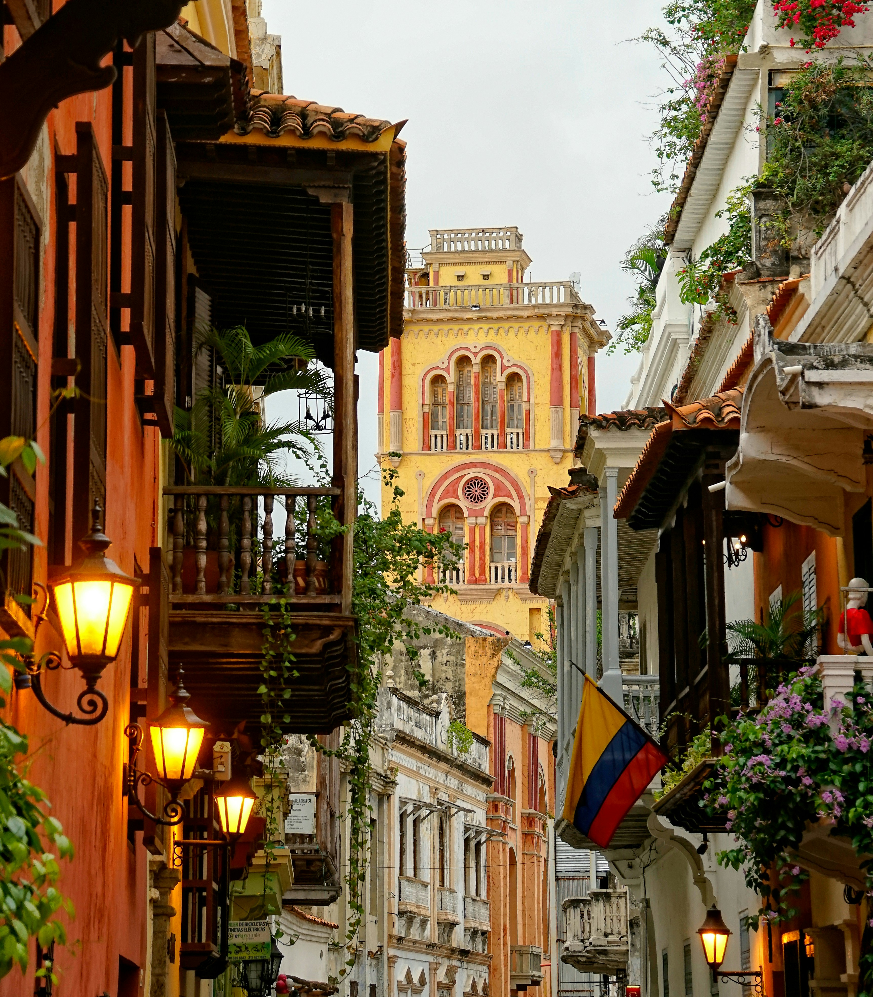 Descubre la rica cultura y paisajes naturales de Colombia